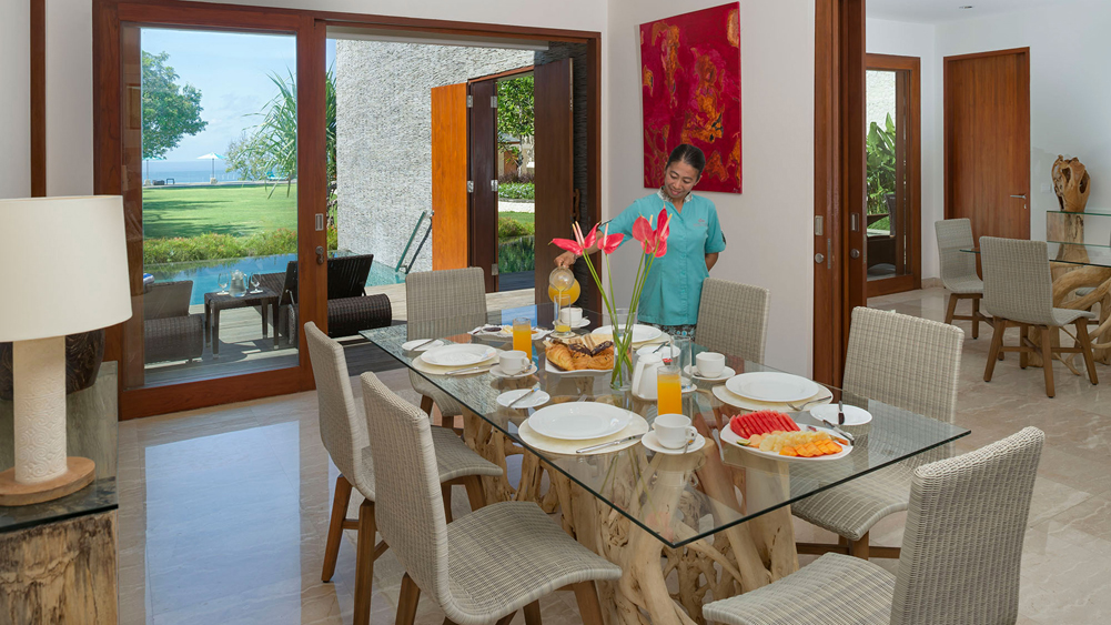 Pandawa Cliff Estate - Villa Markisa - Breakfast service